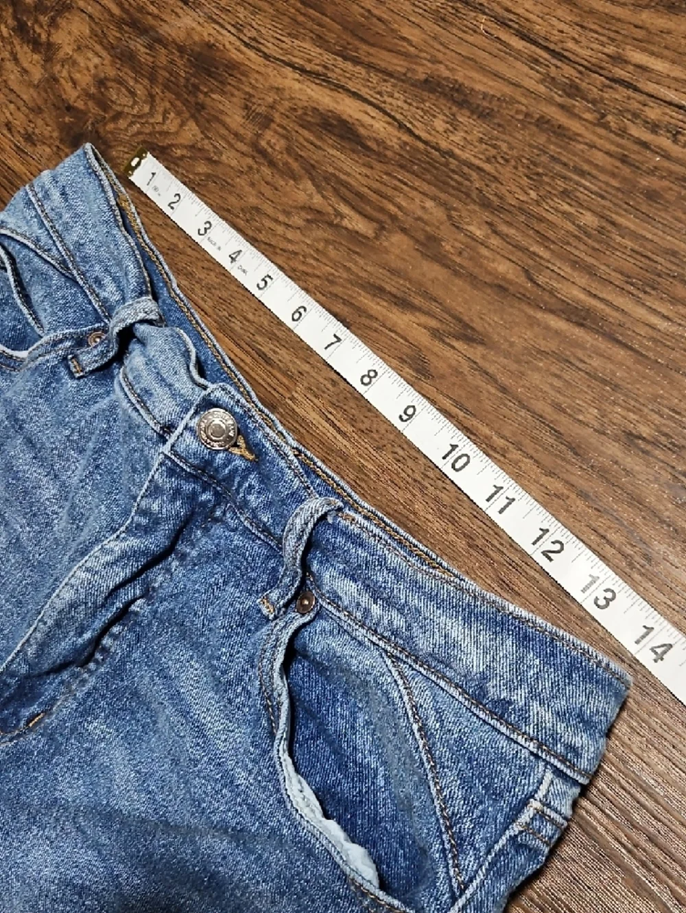 Sofia Jeans Chi Shorty Frayed Hem, High Waisted Denim Shorts, womens size 8